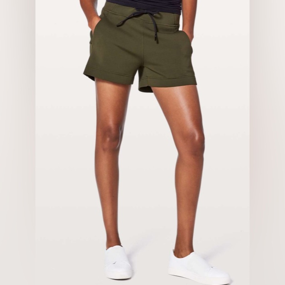 8023 -Flaw Lululemon In-Form Short- Dark Olive- size 4 -3.5” inseam - Picture 3 of 8